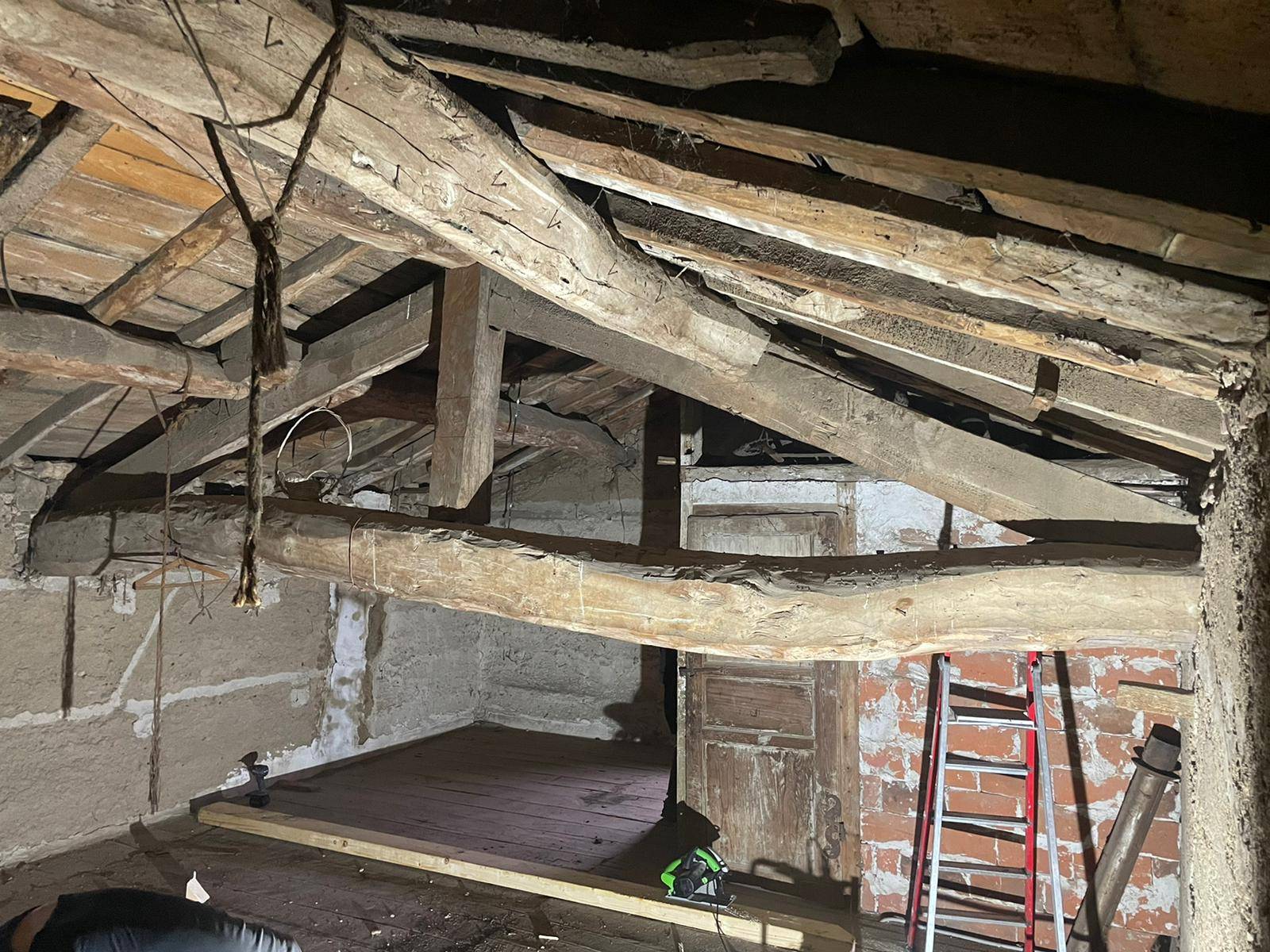 Aménagement de combles avec isolation en ouate de cellulose pour maison à Sainte-Foy-lès-Lyon 69110