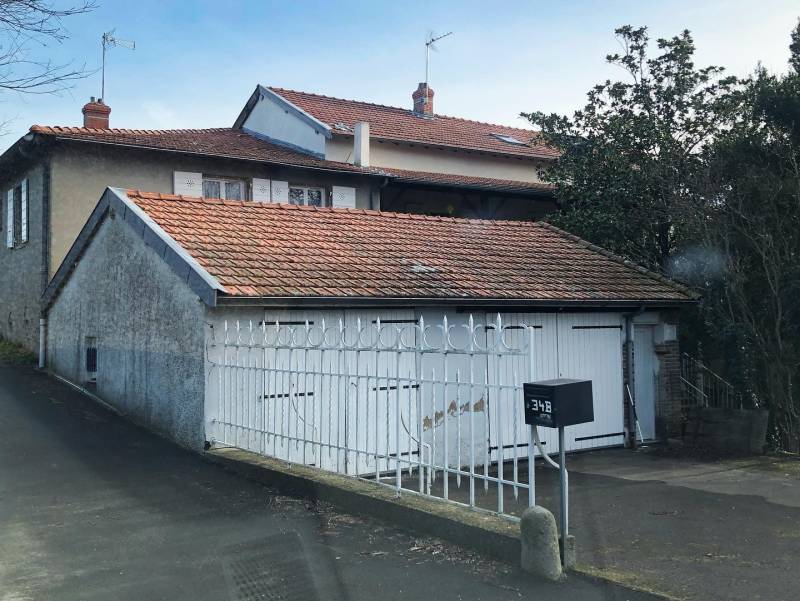 Remplacement de 6Ml de chenaux zinc sur une toiture de maison à Chasselay 69380