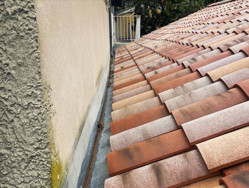 Remplacement de 6Ml de chenaux zinc sur une toiture de maison à Chasselay 69380