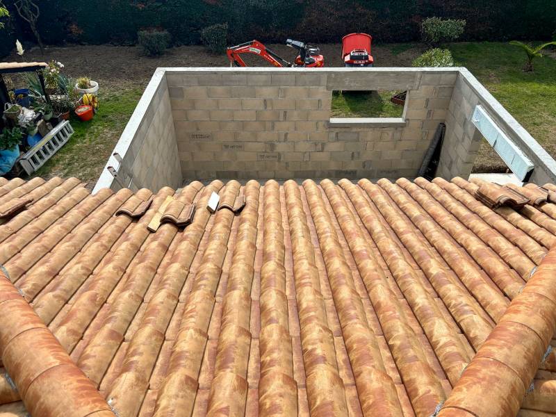 Agrandissement de maison avec charpente apparente à Chaponost par Vince&Co