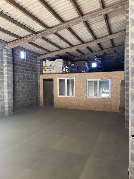 Agrandissement d'un espace professionnel avec une création d'une mezzanine en OSB sur Craponne