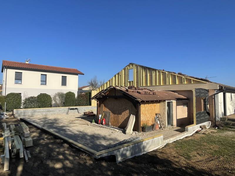 Levage et pose d’ossature bois pour un atelier de menuiserie à Messimy, dans l'Ouest Lyonnais