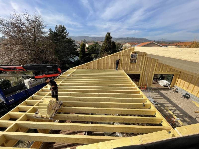 Devis pour fabrication et pose d'une structure bois autoclave de 24m2 sur poteaux avec une toiture incliné a 4% à Sainte Foy-Les-Lyon dans l'ouest lyonnais