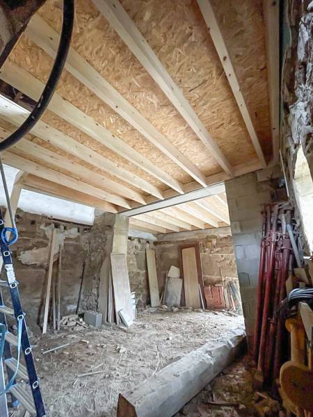 Agrandissement d'une maison individuelle ou d'une ancienne ferme en créant une mezzanine bois sur St-Foy-l'Argentière (69)
