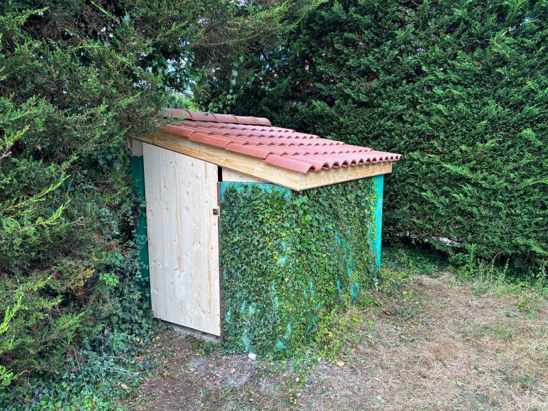 Rehausse de pente et rénovation de couverture Omega 13 rouge d’une maison à Tassin-la-Demi-Lune