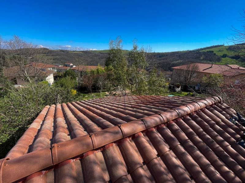 Quel est le prix au m2 pour refaire une toiture en tuile en 2026 à Rontalon, dans le Rhône ?