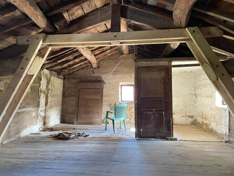 Combien coûte l'intervention d'un charpentier pour aménager des combles sur Craponne (69)