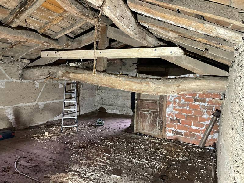 Rehaussement de poutre pour aménagement de combles en bois d’épicéa à Vaugneray (69)