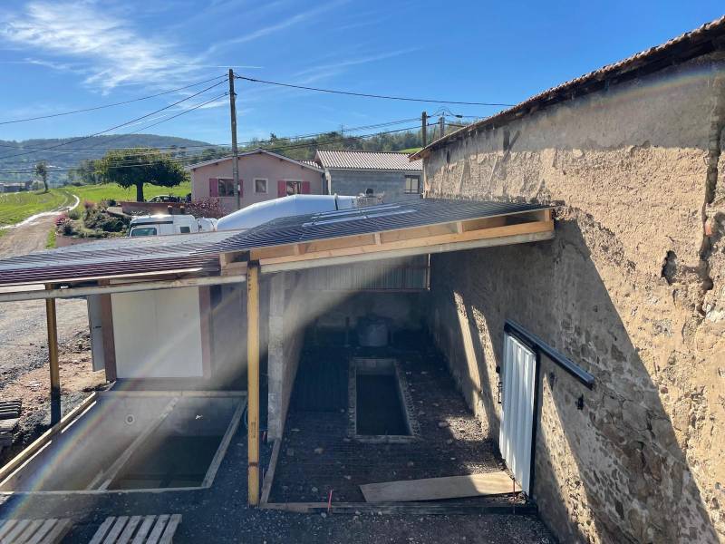 Modernisation de la couverture d'un appentis en bac acier à Chaponost (69)